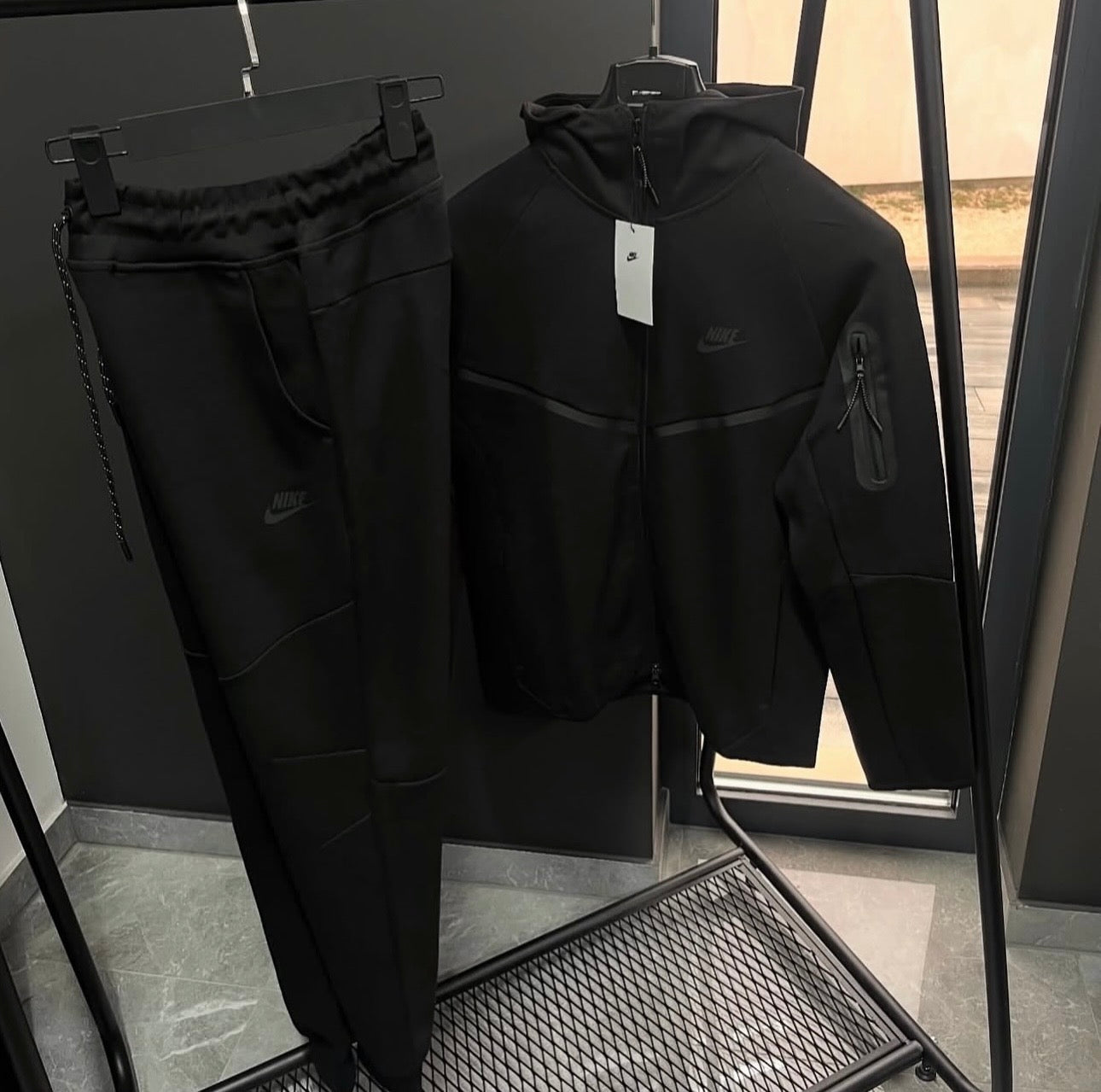 Komplet Tech Dresy – Biały / Czarny / Szary